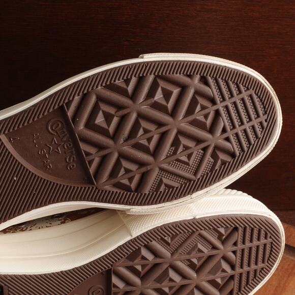 Converse Sneakers WMS SZ 6 Gold Paisley High Top Platform Shoes Bandana Casual - Picture 13 of 16